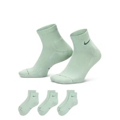 Nike Unisex Everyday Elevated Ankle Socks (3 Pairs) In Green