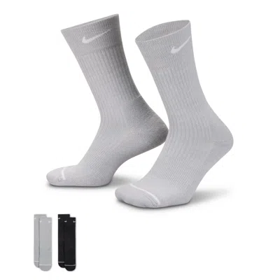 Nike Unisex Everyday Wool Cushioned Crew Socks (2 Pairs) In Gray