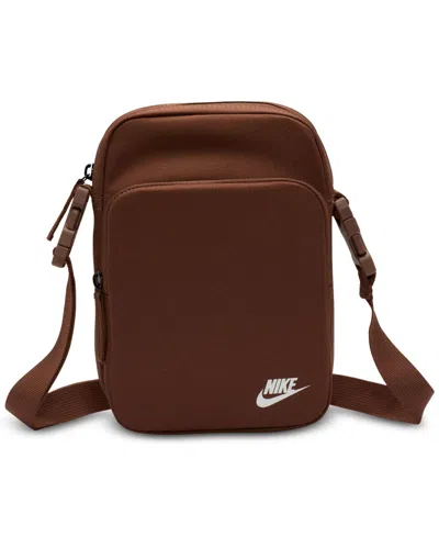 Nike Unisex Heritage Logo Graphic Crossbody Bag 4l In Brown