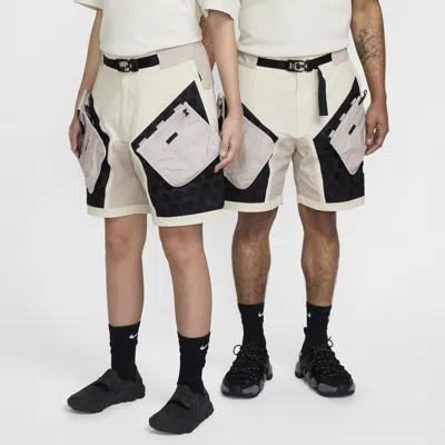 Nike Unisex Ispa Shorts In Grey