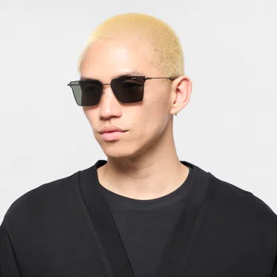 Nike Unisex Pursuit Flair Sunglasses In Grey