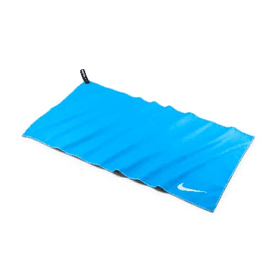 Nike Unisex Quick-dry Swim Towel In Blue