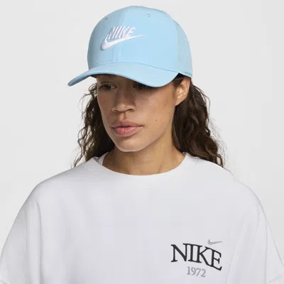 Nike Unisex Rise Structured Swooshflex Futura Cap In Blue