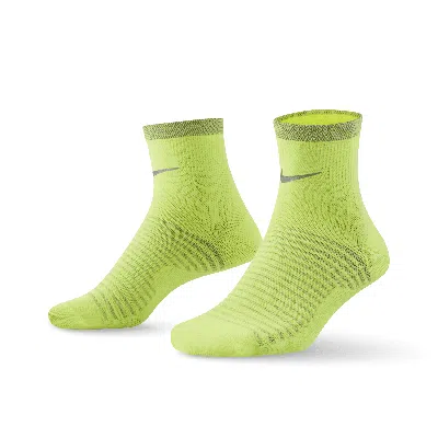 Nike Unisex Spark Lightweight Running Ankle Socks In Yellow