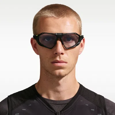 Nike Unisex Zeus Rise Photochromic Sunglasses In Black