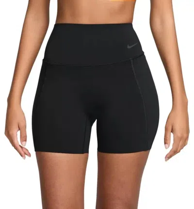 Nike Universa Tight Short In Black