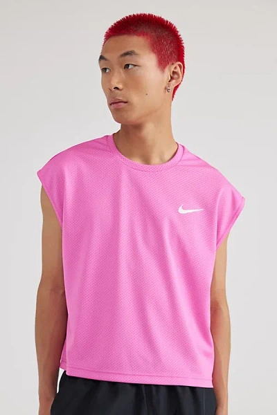 Nike Uo Exclusive Cropped Swim Shirt Top In Playful Pink, Men's At Urban Outfitters In Playful Pink