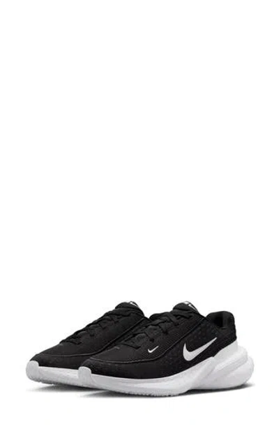 Nike Uplift Sc Sneaker In Black/ White/ Grey/ Black