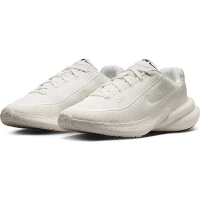 Nike Uplift Sc Sneaker In Neutral