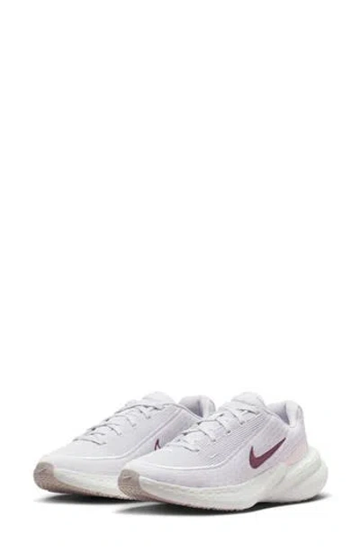 Nike Uplift Sc Sneaker In White