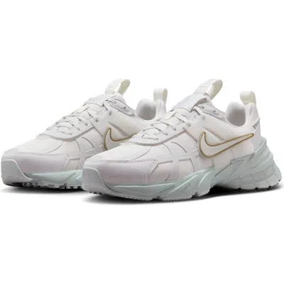 NIKE NIKE V2K RUN GORE-TEX® WATERPROOF SNEAKER