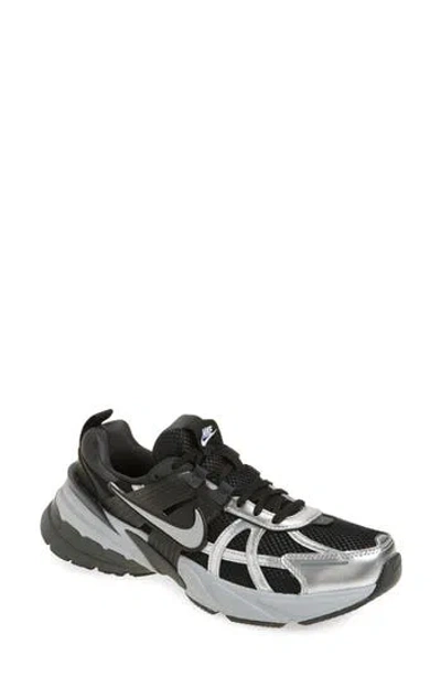 NIKE NIKE V2K RUN SNEAKER