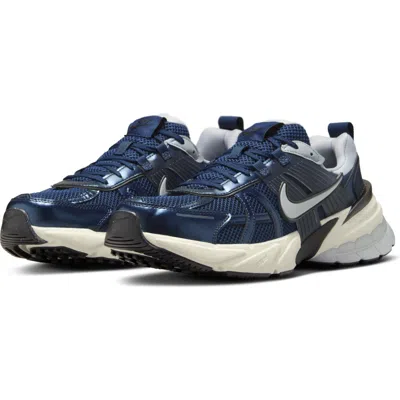 Nike V2k Run Sneaker In Obsidian/thunder Blue