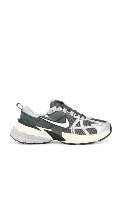 NIKE V2K RUN