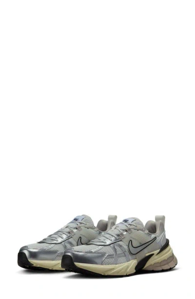 Nike V2k Running Shoe In Summit White/pure Platinum/light Iron Ore/metallic Silver