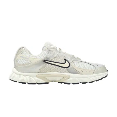 Pre-owned Nike V5 Rnr Gs 'summit White Light Orewood Brown' | Kid's Size 6