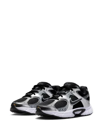 NIKE V5 RNR PANELLED SNEAKERS
