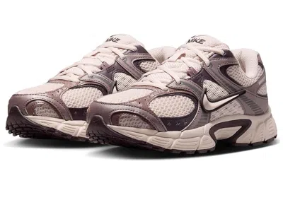 NIKE V5 RNR SE WOMEN'S SHOES SILT RED/SILT RED/TATTOO/BURGUNDY ASH: 7.5 B - MEDIUM