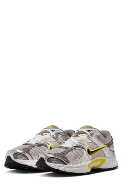 Nike V5 Rnr Sneaker In Multi