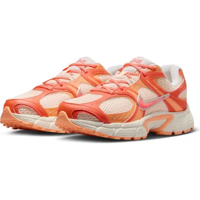 Nike V5 Rnr Sneakers In Orange