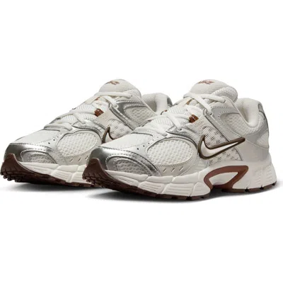 Nike V5 Rnr Sneaker In Sail/orewood Burn/brown