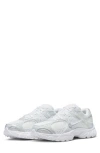 Nike V5 Rnr Sneakers In White