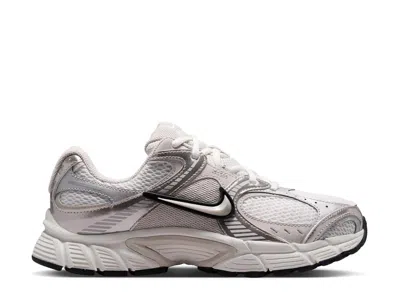 Nike V5 Rnr Sneaker In Multi