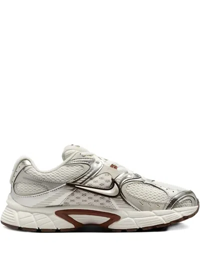 Nike V5 Rnr Womens Sneakers In Gray
