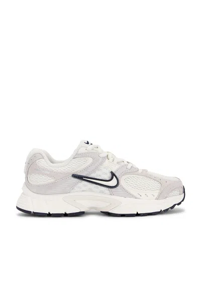 Nike V5 Rnr Suede 2 Sneaker In White