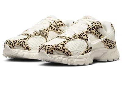 NIKE V5 RNR SUEDE WOMEN'S SHOES SAIL/SAIL/HEMP: 7.5 B - MEDIUM