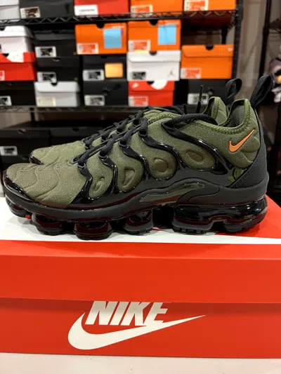 Pre-owned Nike Vapormax Plus Black/rough Green/sequoia/russet Size 7.5m/9.5w Dq4688-300