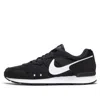 Nike Venture Runner Low-top Sneakers In Black