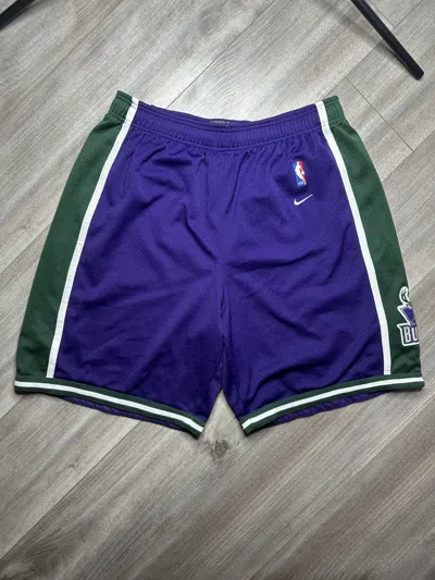 Pre-owned Nike Vintage Y2k Milwaukee Bucks  Basketball Shorts In Multi