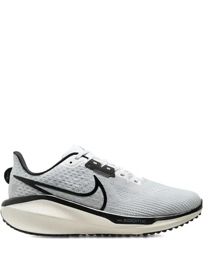 Nike Vomero 17 Sneakers In Gray