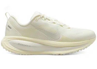 Pre-owned Nike Vomero 18 Coconut Milk (women's) Sneakers In Sail/peak White/coconut Milk White