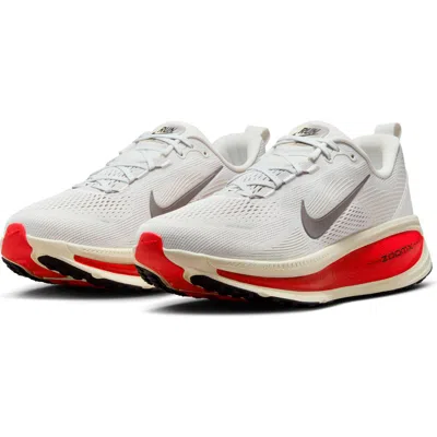 Nike Vomero 18 Running Shoe
