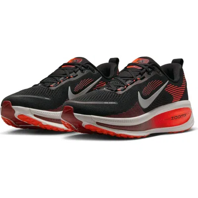 Nike Vomero 18 Running Shoe In Black
