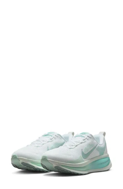 NIKE NIKE VOMERO 18 RUNNING SHOE