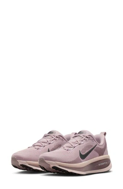 Nike Vomero 18 Running Shoe In Pink