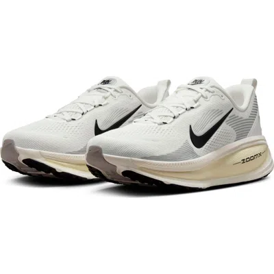 NIKE NIKE VOMERO 18 RUNNING SHOE