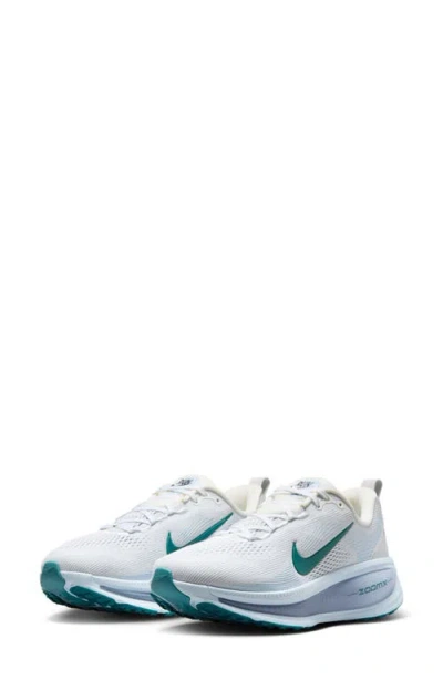 Nike Vomero 18 Running Shoe In White