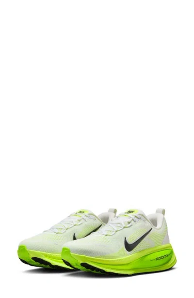 NIKE NIKE VOMERO 18 RUNNING SHOE