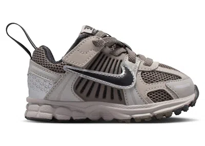 Pre-owned Nike Vomero 5 Black Sneakers In College Grey/cave Stone/metallic Silver