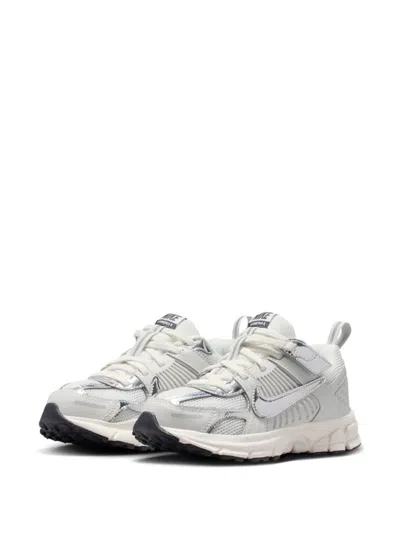 Nike Vomero 5 Sneakers In White