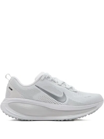 Nike Vomero Low-top Sneakers In White