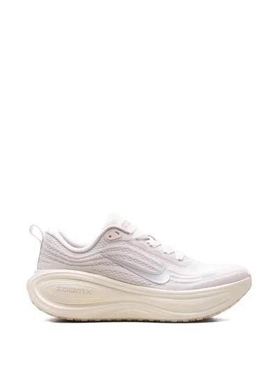 Nike Vomero Plus Logo Vomero Sneakers In White