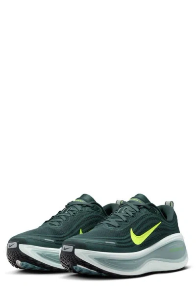 Nike Vomero Plus Running Shoe In Multi