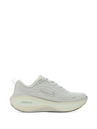 Nike Vomero Plus Sneakers In Gray