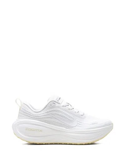Nike Vomero Plus Sneakers In White
