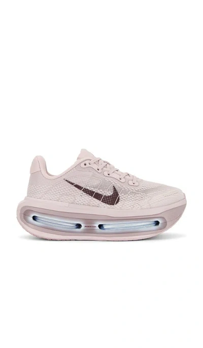 Nike Vomero Premium Sneaker In Pink